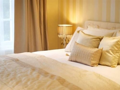 The Crown At Broad Hinton Hotel Luaran gambar